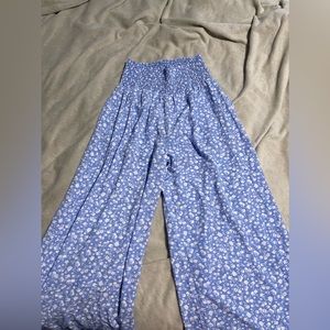 NWT FLOWY FLORAL PANTS